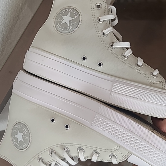 NIB Converse cream leather high top platform sneakers size 10 - Picture 6 of 13